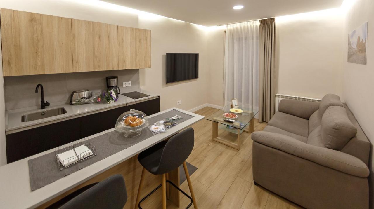 Caceres Deluxe Apartment Luaran gambar